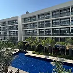Long Beach, Iskele, Grand Sapphire - Pool View Luxury Apartment Paralimni