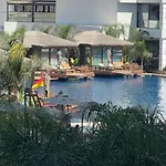 Long Beach, Iskele, Grand Sapphire - Pool View Luxury Apartment Paralimni
