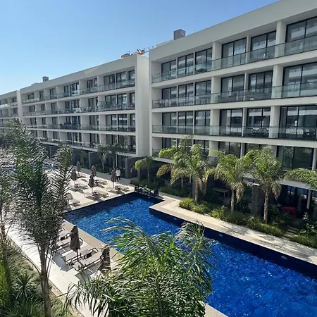 Long Beach, Iskele, Grand Sapphire - Pool View Luxury Apartment *