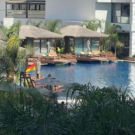 Long Beach, Iskele, Grand Sapphire - Pool View Luxury Apartment Paralimni